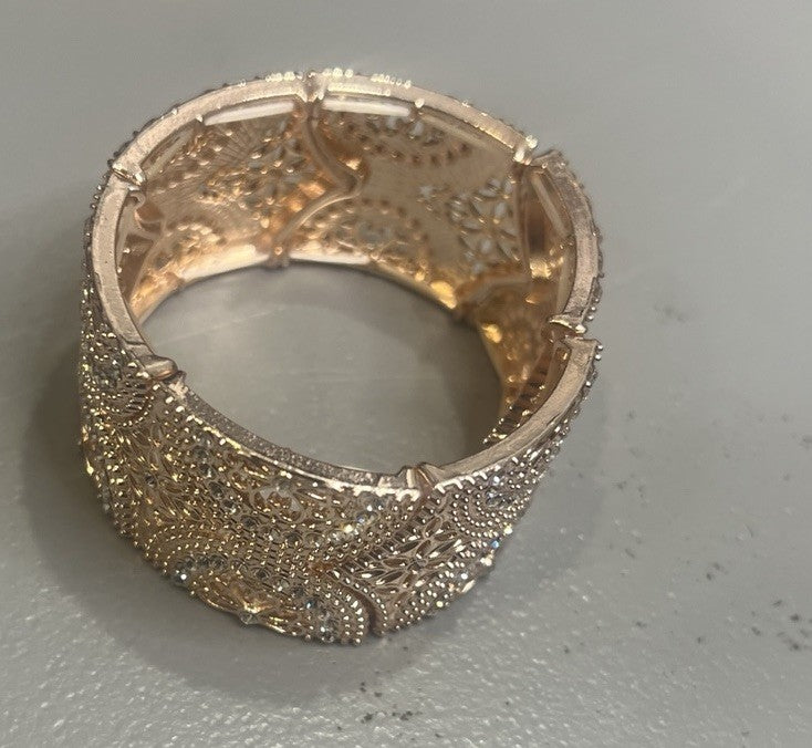 Gold Filigree Metal Bangle Bracelet Round Fashion Jewelry1