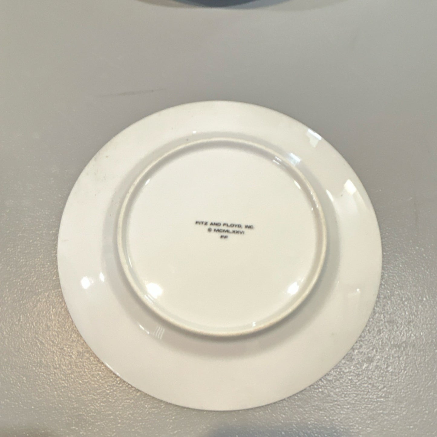 Fitz & Floyd Red Yellow White Ceramic Round Glossy Plate Printed Backstamp1