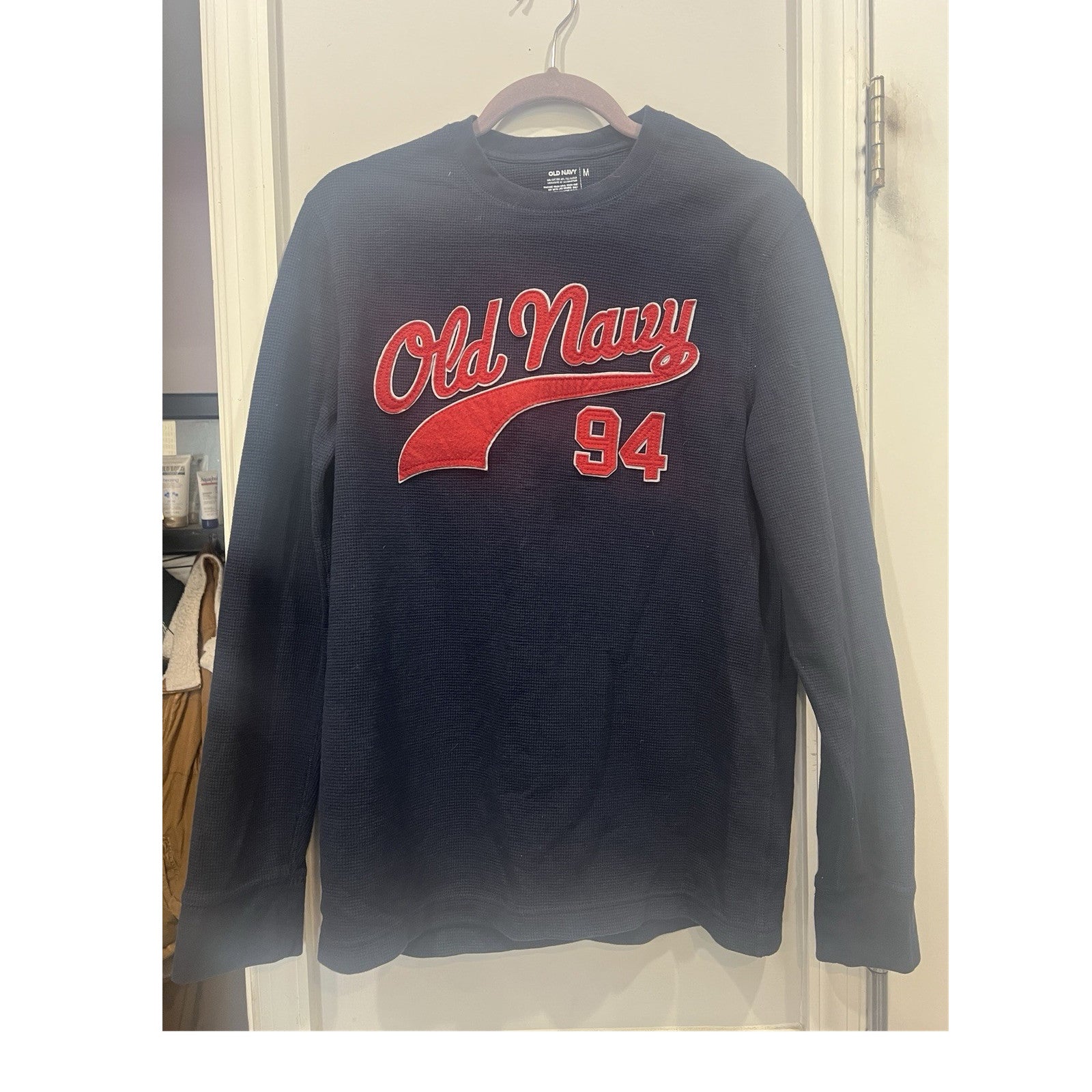 Old Navy Men's Pullover Sweatshirt Navy Embroidered Graphic Logo Size M0